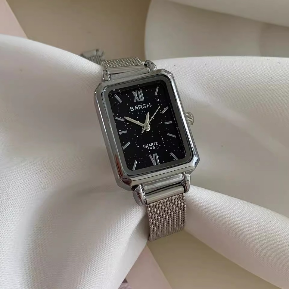 Zarif bayanlar yeşil kare yüks - Luxury Watch Grade incelemesi ve fiyatı