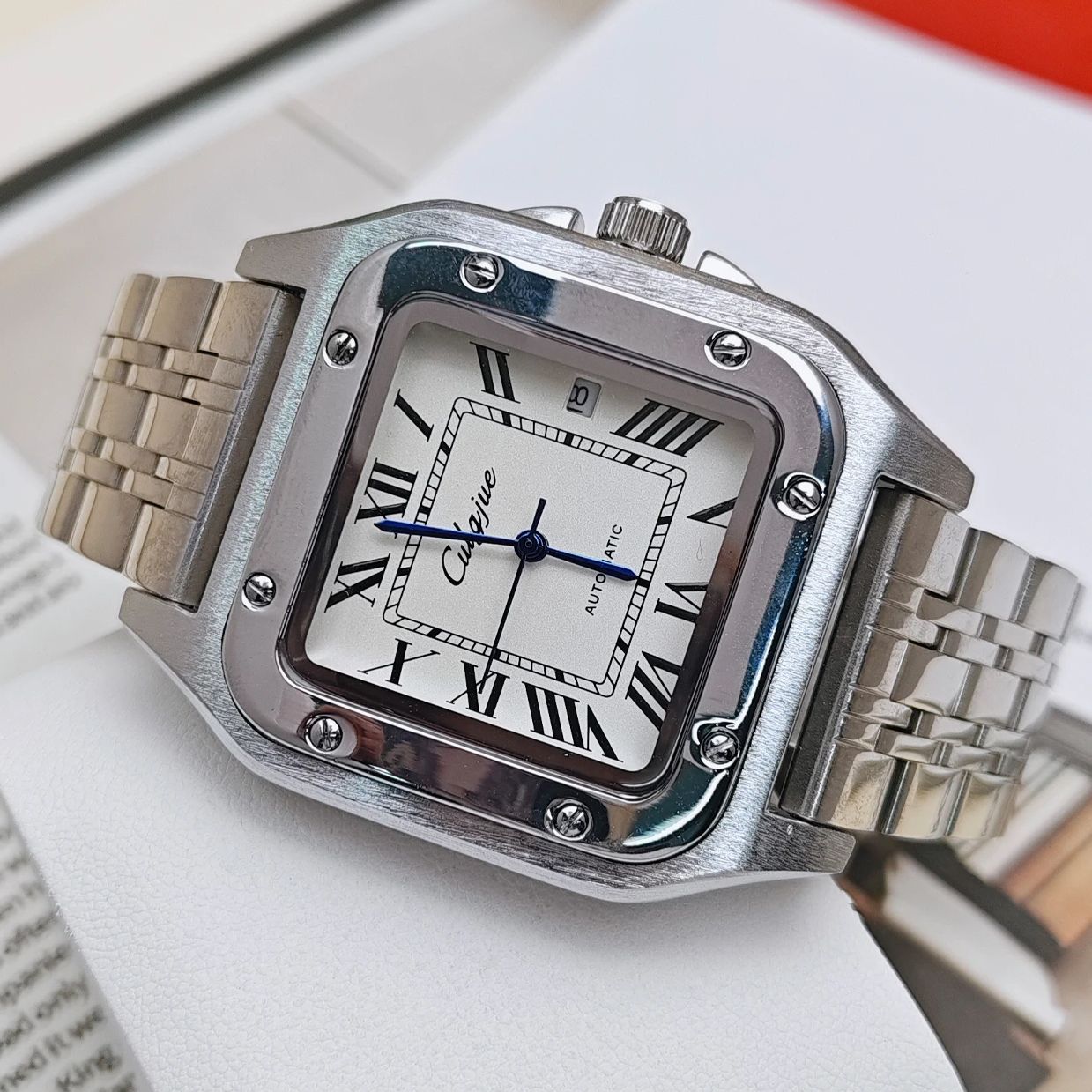 En Lüks İş Adamları İçin Saat, - Cartier Watch Tank incelemesi ve fiyatı